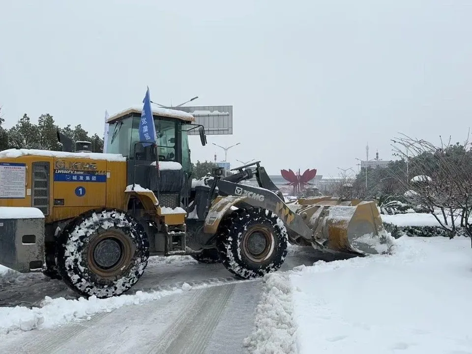 【扫雪除冰 暖心服务④】建工集团：抗击冰雪一线 彰显国企担当