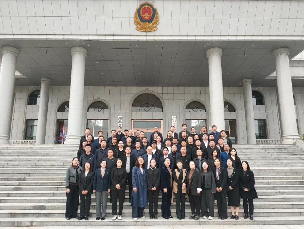 走进监狱“零距离” 警示教育“撼人心”