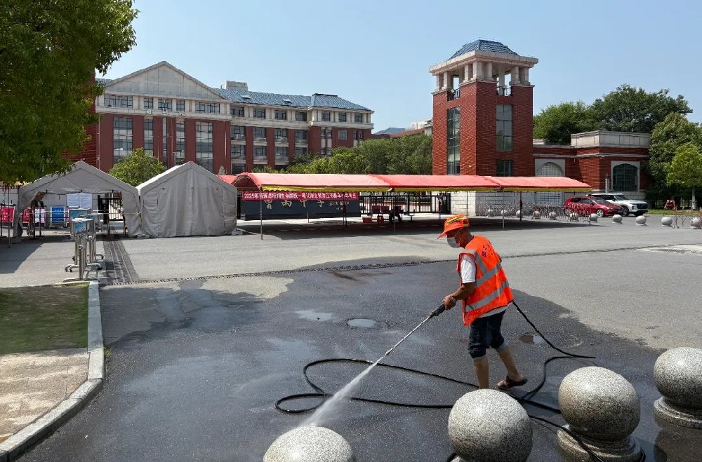 【城运集团】护航高考 暴雨中筑起