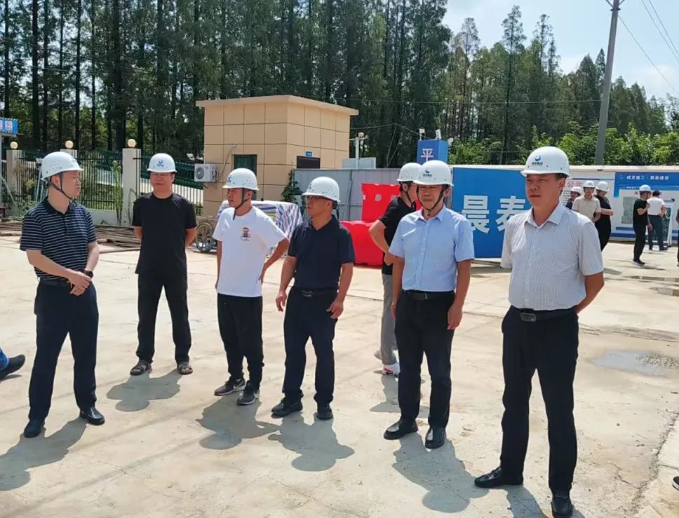 调研潜江市移民安置区农村饮水安全提档升级工程 (1).jpg