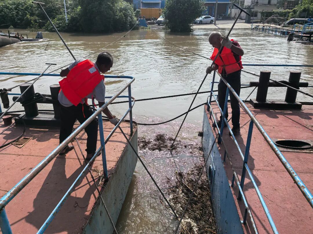 水务集团防汛工作 (6).jpg